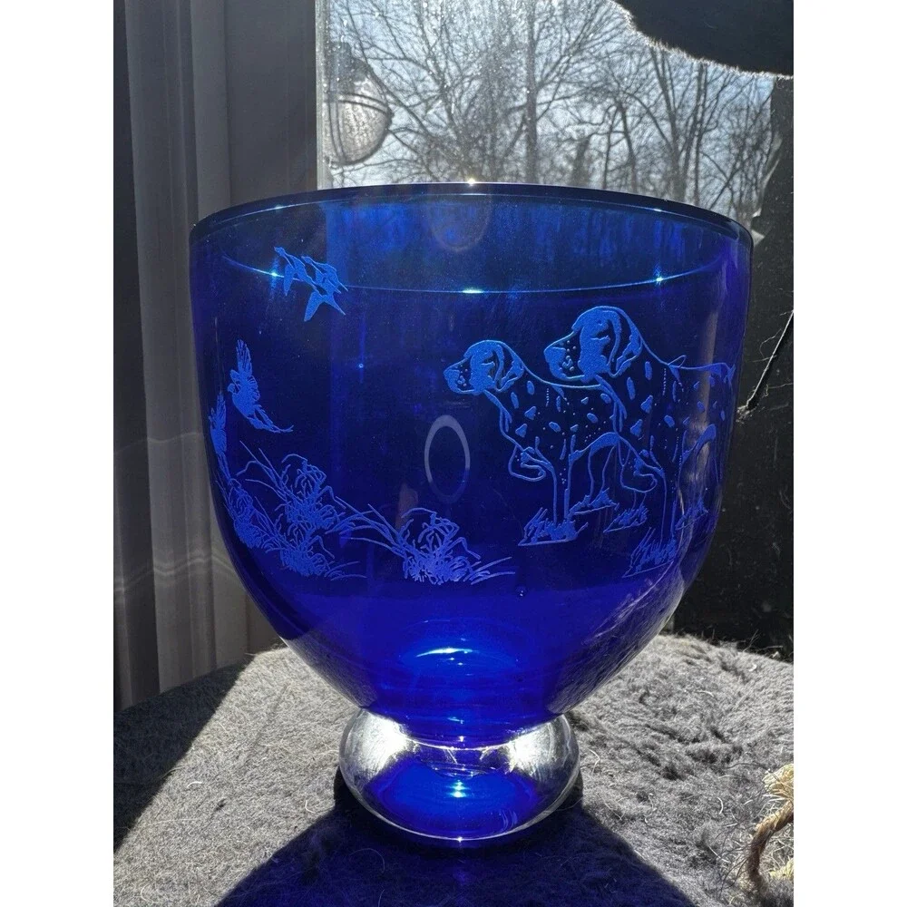 Arnold Larson Signed Cobalt Blue Etched Glass Bowl Hunting Dogs Pointers 7